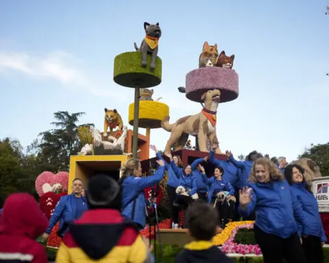 135th Rose Parade boasts floral floats, sunny skies as California tradition kicks off the new year