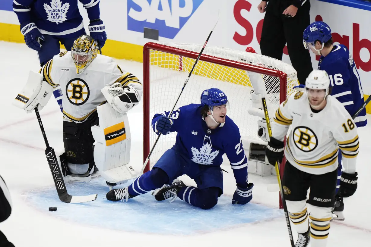 LA Post: Bruins beat Maple Leafs 4-2 in Game 3 to take series lead