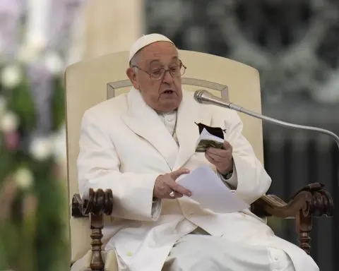 Pope shows off rosary of slain Ukrainian soldier, denounces 'madness of war'