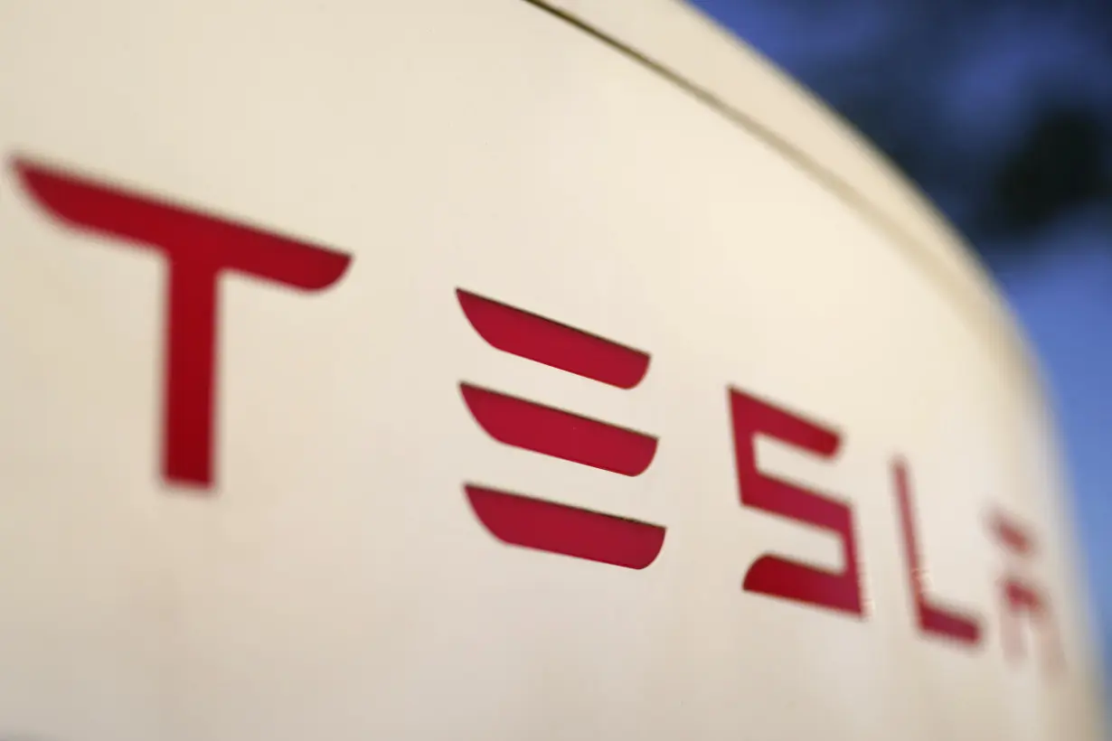LA Post: Tesla settles lawsuit over man's death in a crash involving its semi-autonomous driving software