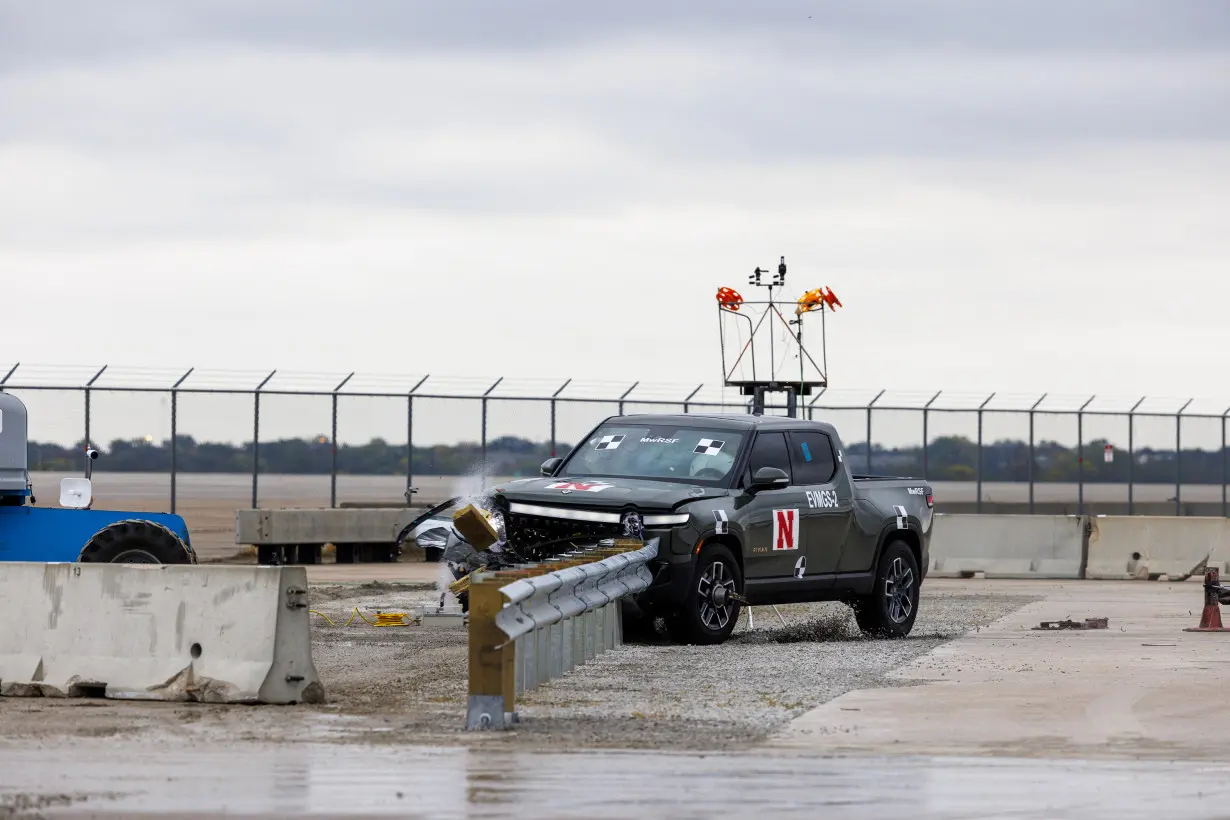 LA Post: Preliminary test crashes indicate the nation's guardrail system can't handle heavy electric vehicles