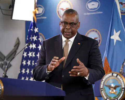 US defense chief speaks with Chinese counterpart, Pentagon says