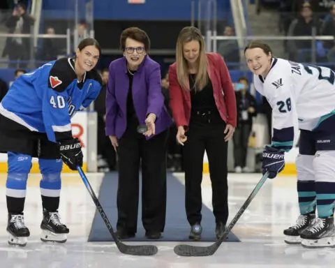 Shelton, Schroeder lead New York past Toronto 4-0 in inaugural PWHL game