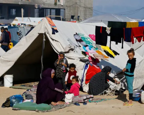 Displaced Gazans cram into Rafah despite fears of attack