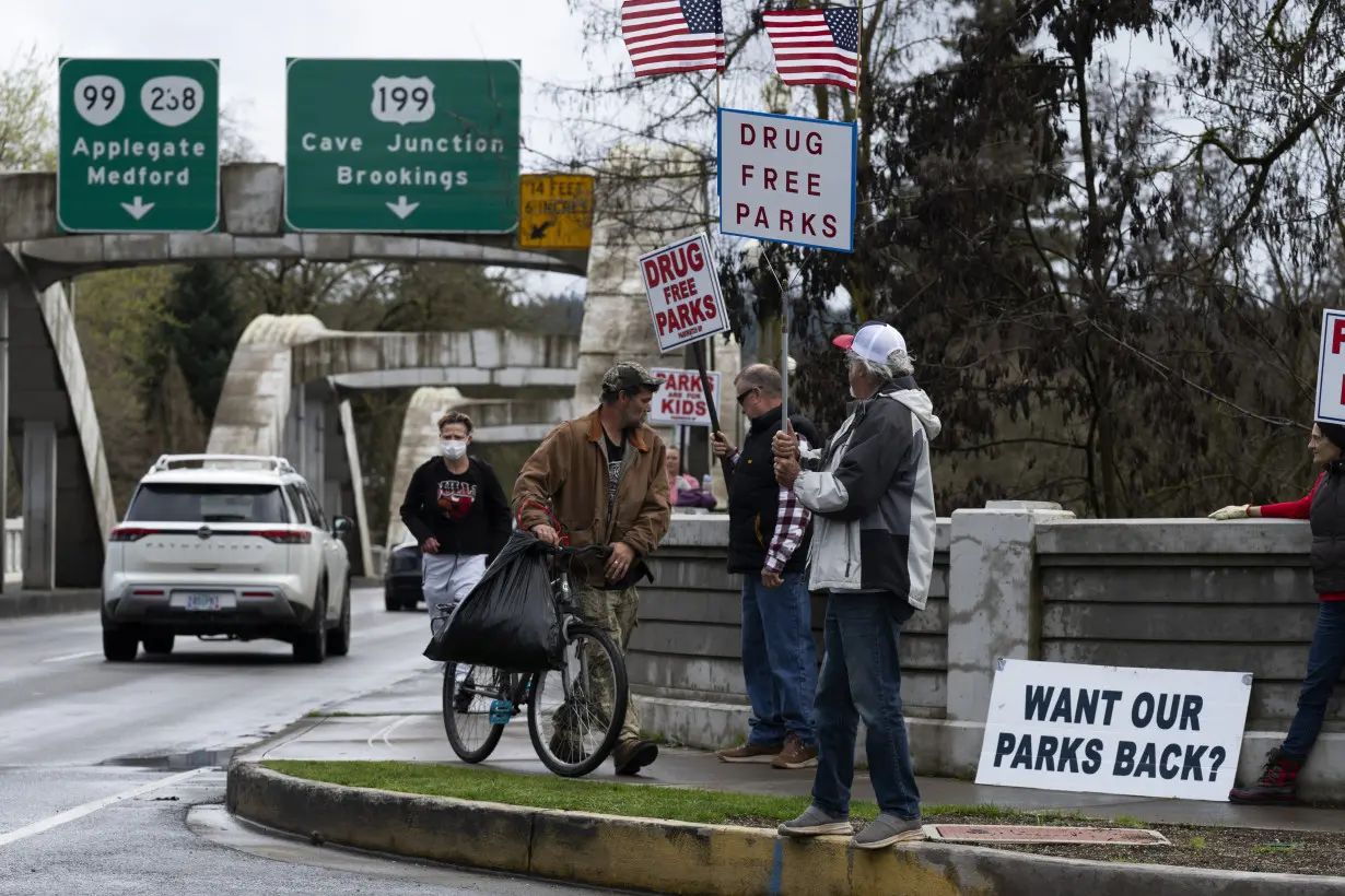 Can homeless people be fined for sleeping outside? A rural Oregon city asks the US Supreme Court