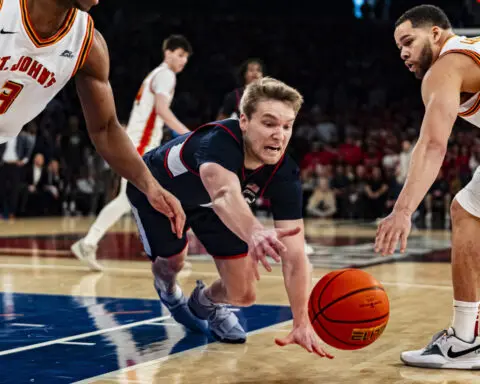 No. 1 UConn wins 10th straight, beats St. John's 77-64 at MSG without injured Alex Karaban