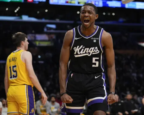 De’Aaron Fox ties career high with 44 points as Kings roll to a 130-120 victory over Lakers