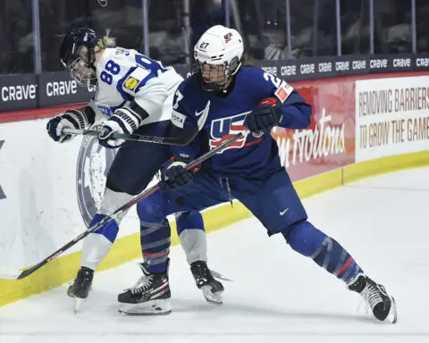 US and Canada win semifinals to set up 22nd gold-medal showdown at women's hockey championships