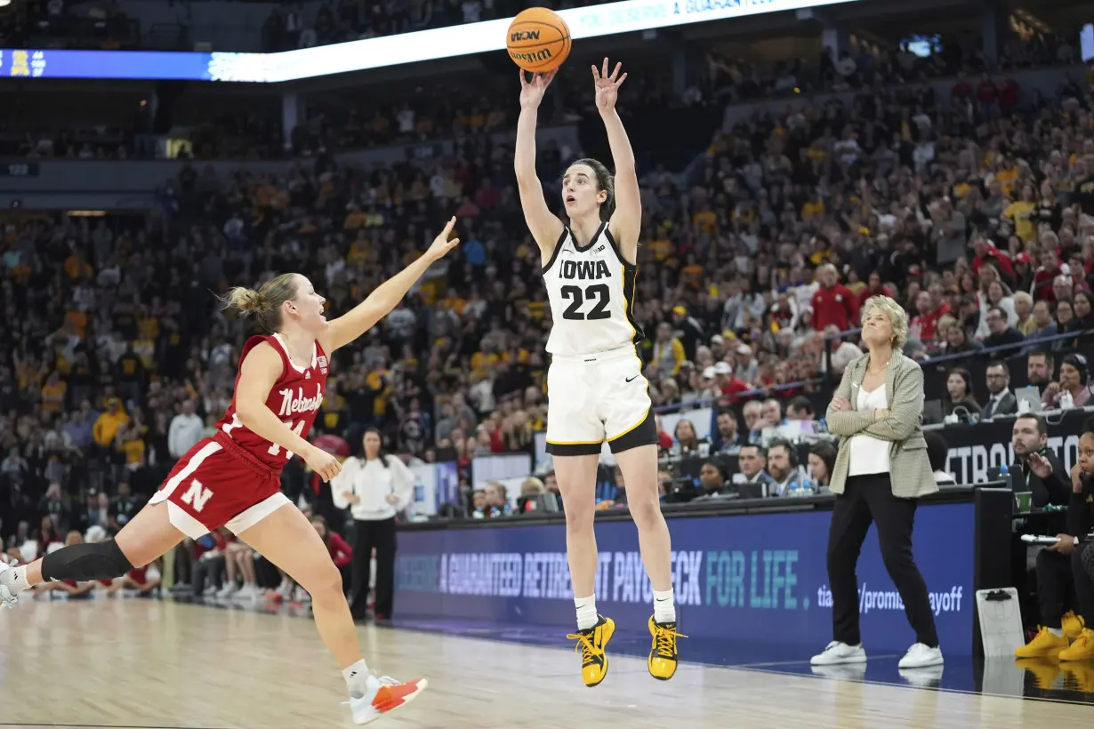 LA Post: Caitlin Clark has another scoring record, passing Lynette ...