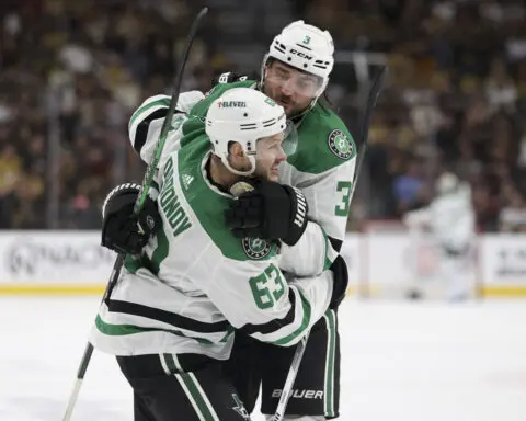 Johnston scores again and Stars beat Golden Knights 4-2 in Game 4 to even series