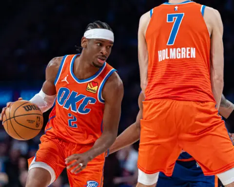 Thunder clinch first playoff spot since 2020, beat Knicks on Gilgeous-Alexander's jumper