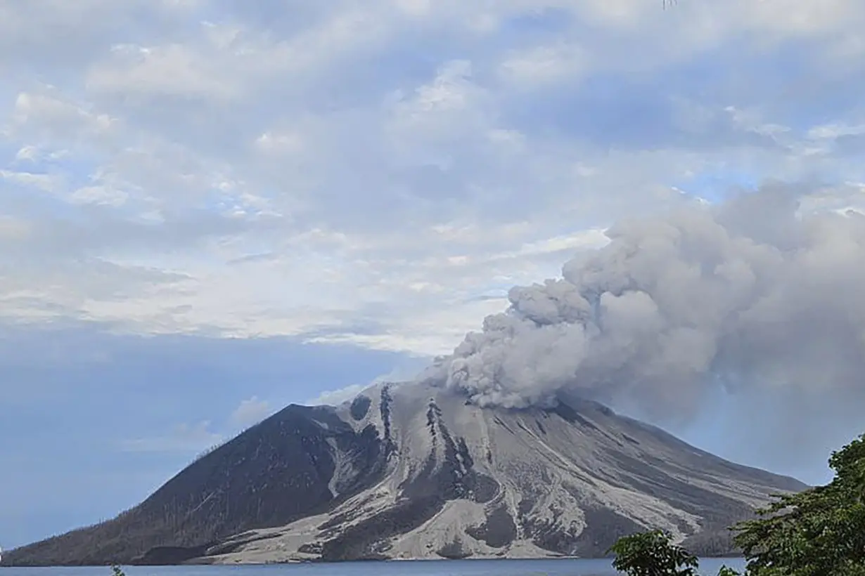 LA Post: Indonesia's Mount Ruang erupts again, spewing ash and peppering villages with debris