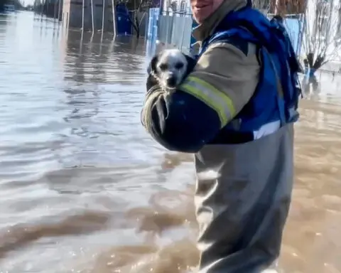 Thousands are evacuated after floods break a dam in the Russian city of Orsk