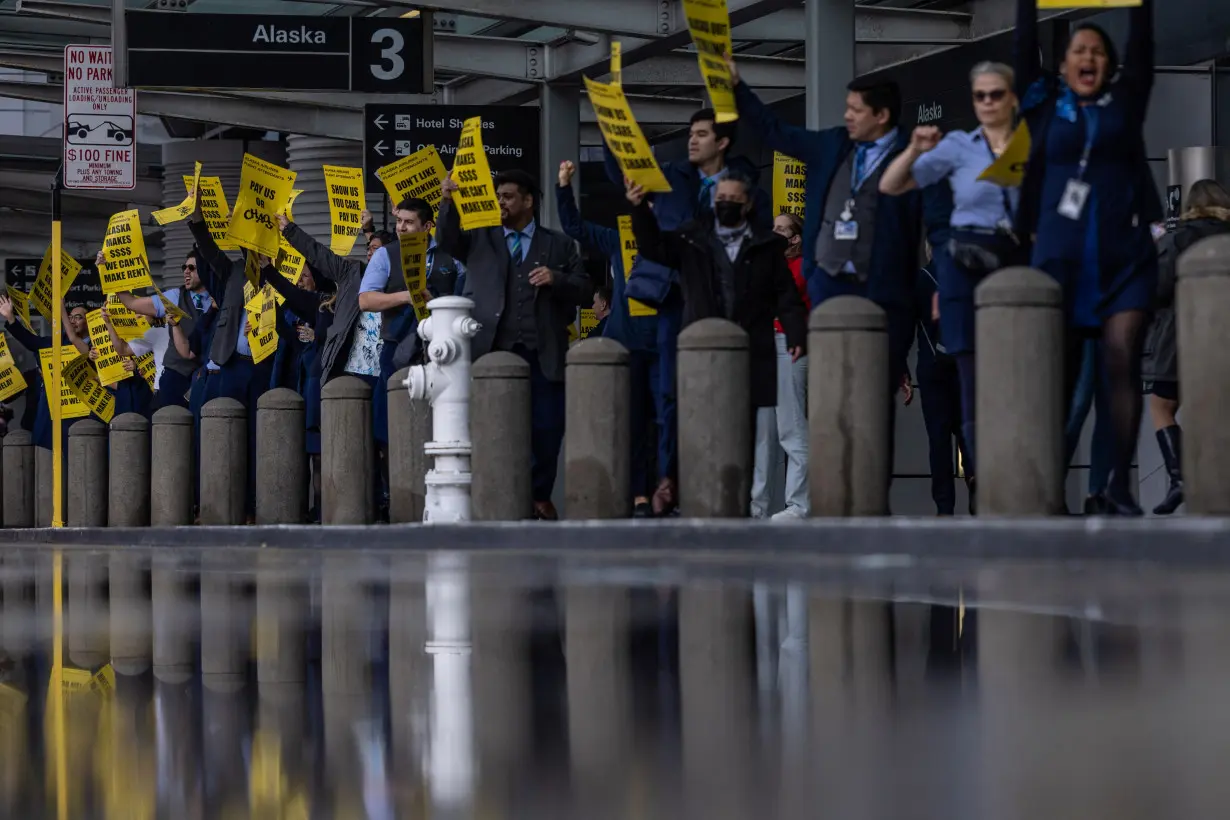 Flight attendants in North America push for landmark changes in new contracts