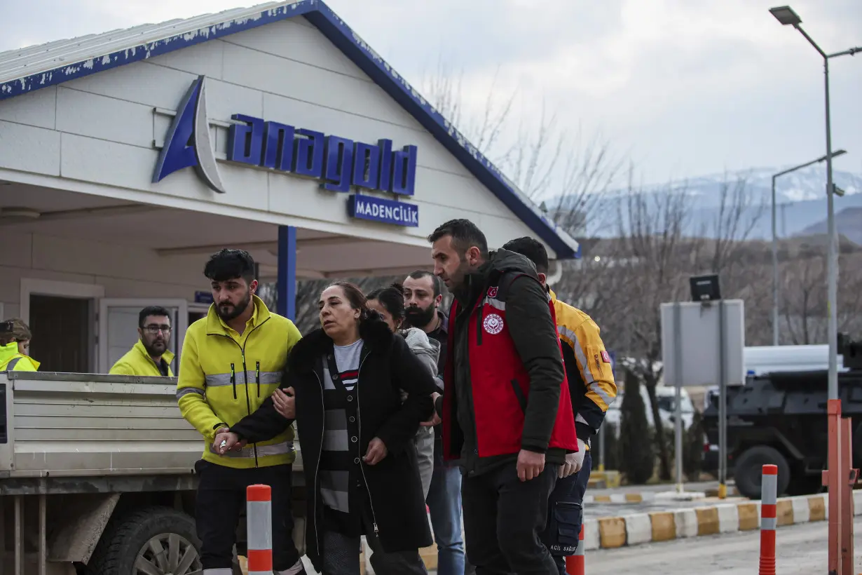 Hundreds of rescuers deployed in search for 9 workers missing at landslide-hit Turkish gold mine