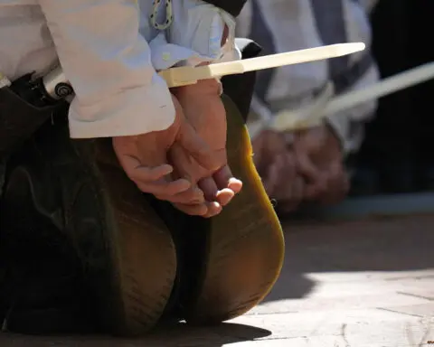 As some universities negotiate with pro-Palestinian protestors, others quickly call the police