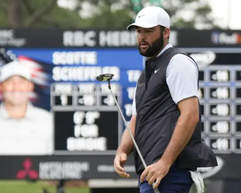 Scottie Scheffler builds 5-shot lead at Hilton Head. Rain forces a Monday finish