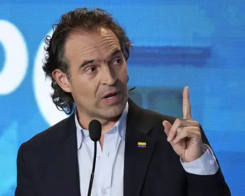 Mayor of Medellín, Colombia bans prostitution in neighborhoods that are popular with tourists