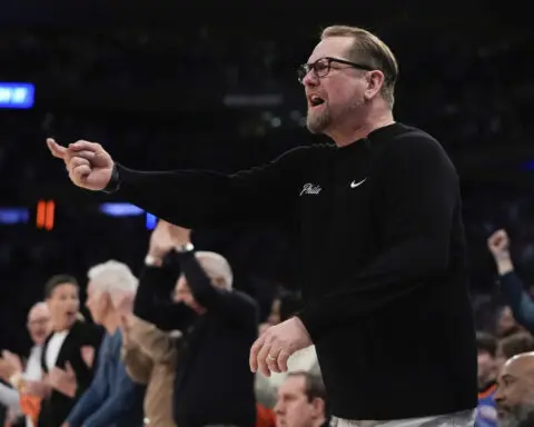 76ers plan to file grievance about officiating during first two games of series against Knicks