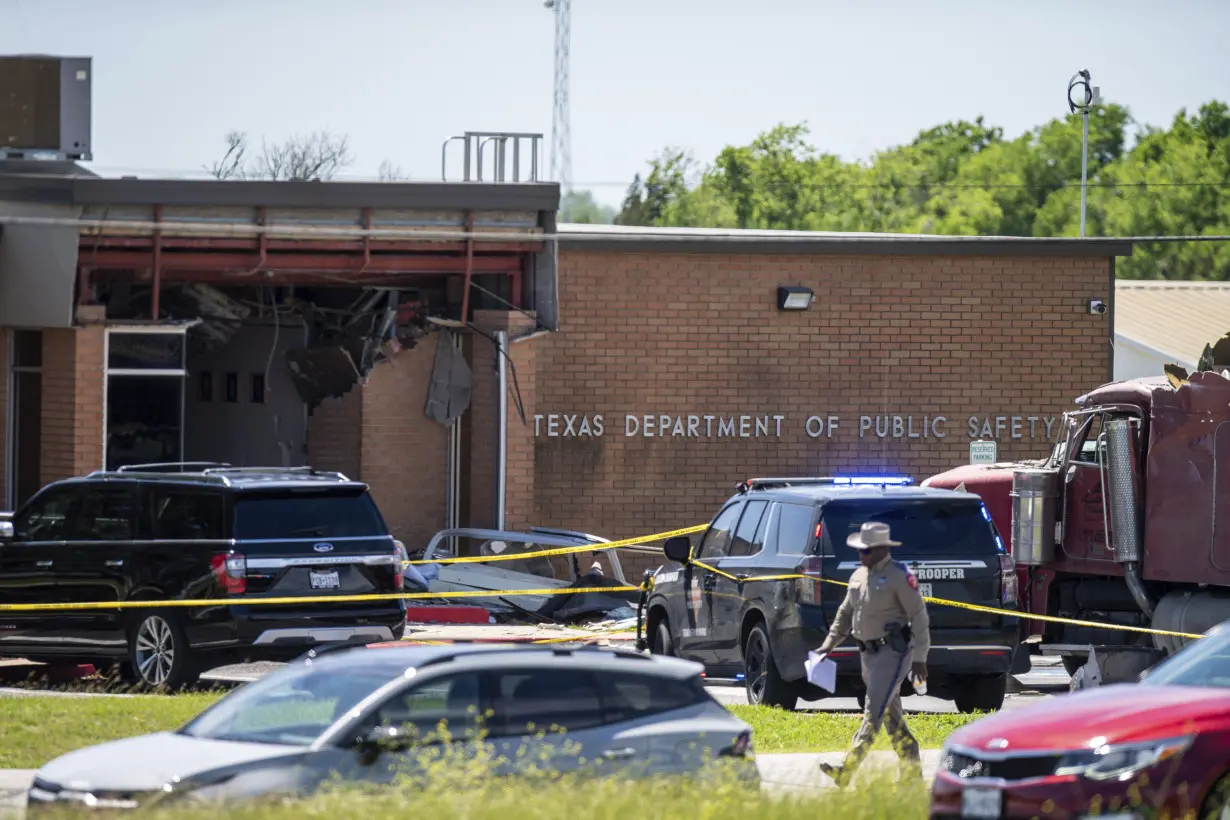 Commercial vehicle crashes into Texas Department of Public Safety office, multiple people injured