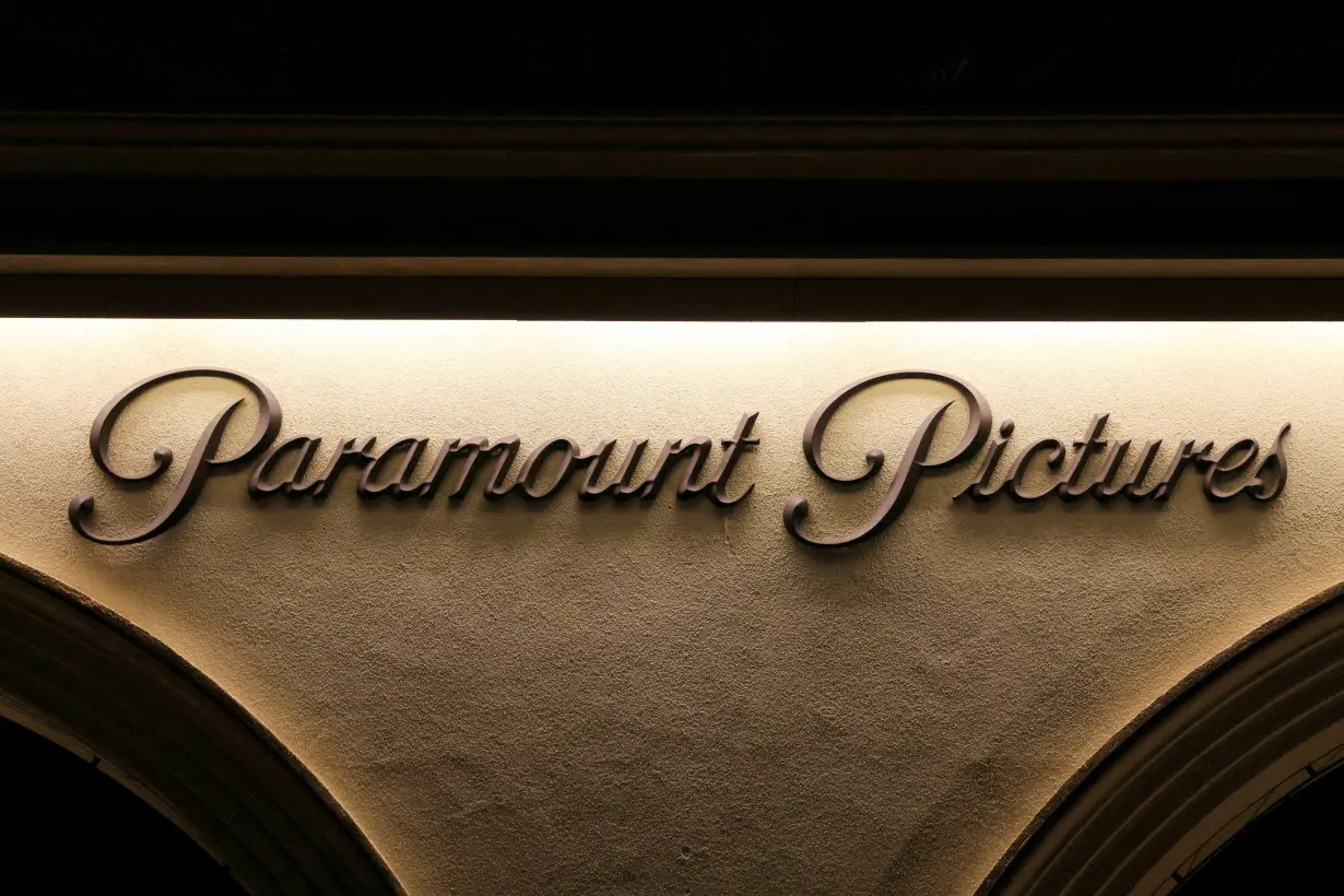 LA Post: Redstones, Ellison offer concessions to Paramount investors, Bloomberg News reports