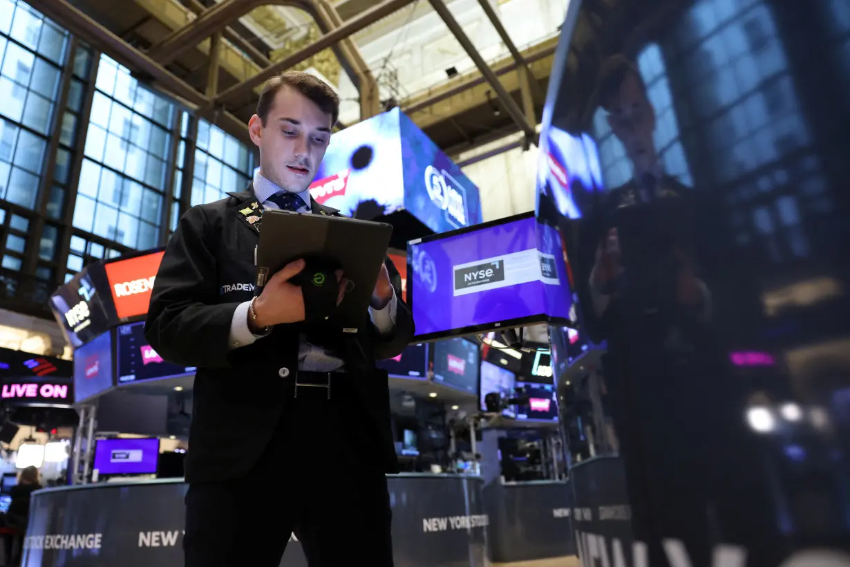 LA Post: Wall Street closes higher as investors digest earnings, megacap outlook
