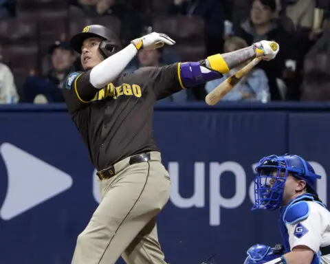 Yamamoto chased after 1st inning of debut as Padres beat Dodgers 15-11 for 2-game South Korea split