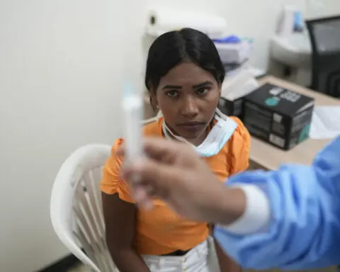 Venezuela broke its HPV vaccine promises, and there's barely any sex ed. Experts say it's a problem