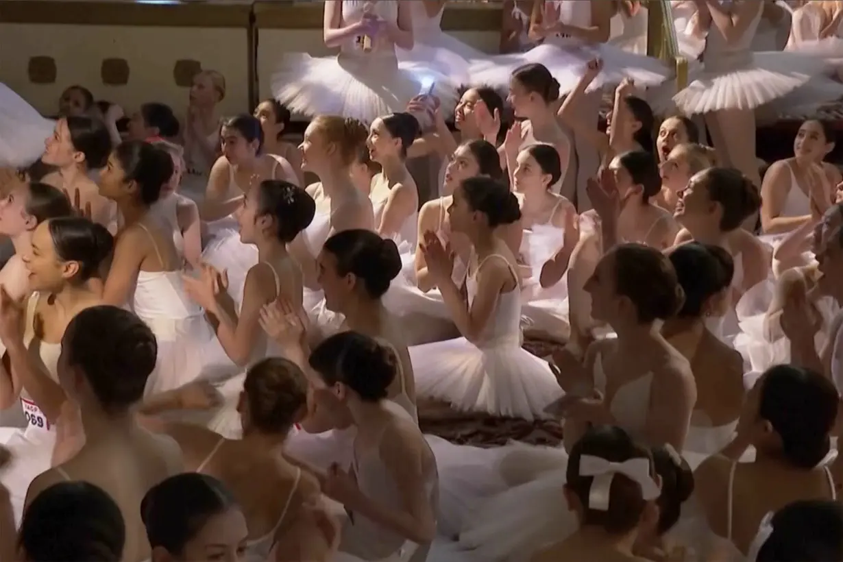 LA Post: How many ballerinas can dance on tiptoes in one place? A world record 353 at New York's Plaza Hotel