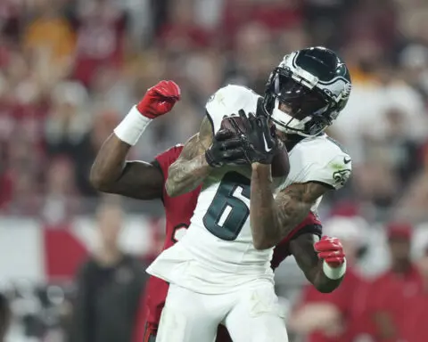 Eagles lock in WR DeVonta Smith with 3-year contract extension