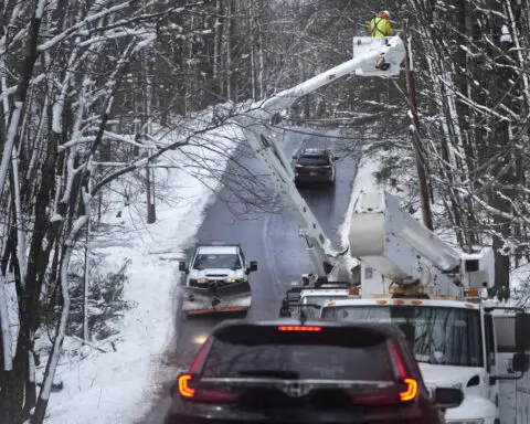 Cleanup begins as spring nor'easter moves on. But hundreds of thousands still lack power