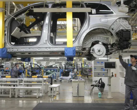 China's economy grew 5.3% in first quarter, beating expectations