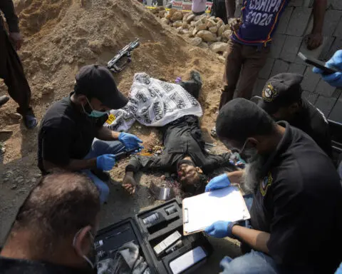 5 Japanese workers narrowly escape suicide bombing that targeted their vehicle in Pakistan