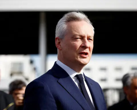 EU should set 600 billion euro target for capital markets union-France