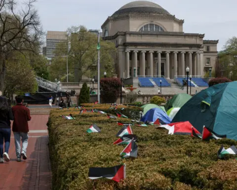 Police arrest scores of pro-Palestinian protesters on US university campuses