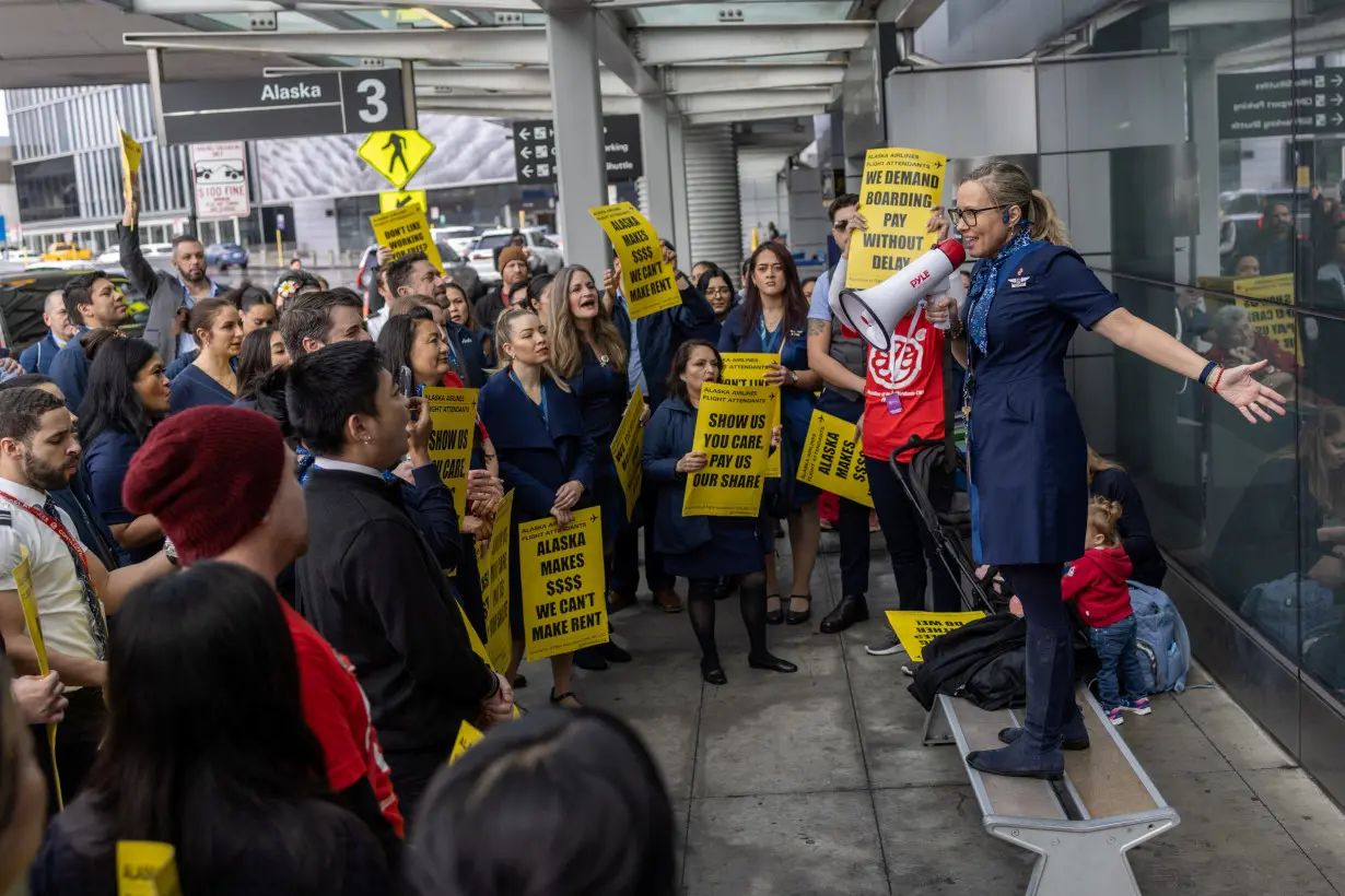 Flight attendants in North America push for landmark changes in new contracts