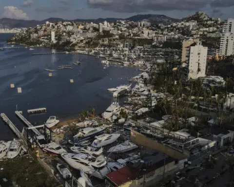 3 foreign residents in Acapulco among the 47 dead as search focuses on boats sunk by Hurricane Otis