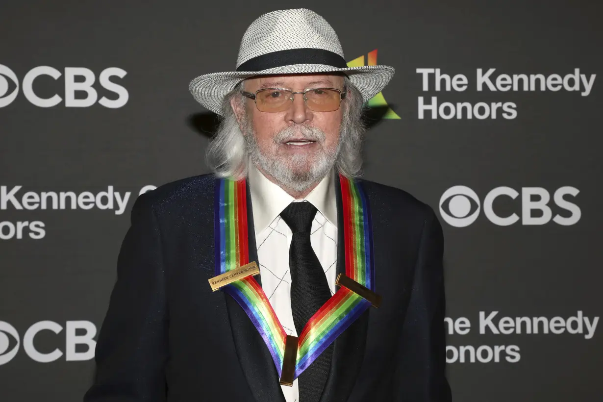 Kennedy Center Honors fetes new inductees, including Queen Latifah, Billy Crystal and Dionne Warwick