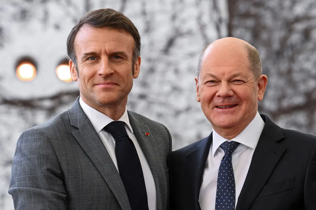 FILE PHOTO: German Chancellor Scholz welcomes France's President Macron in Berlin