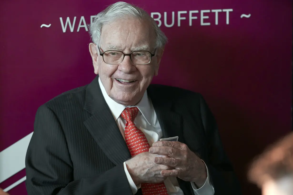 LA Post: Warren Buffett's firm reports $12.8 billion loss as investments fall but its insurers performed well