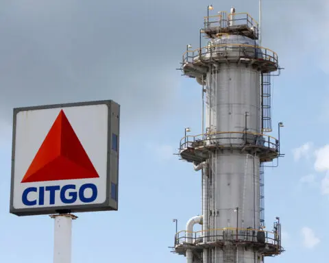 Exclusive-Elliott weighs Citgo bid as creditor group eyes Conoco for own offer