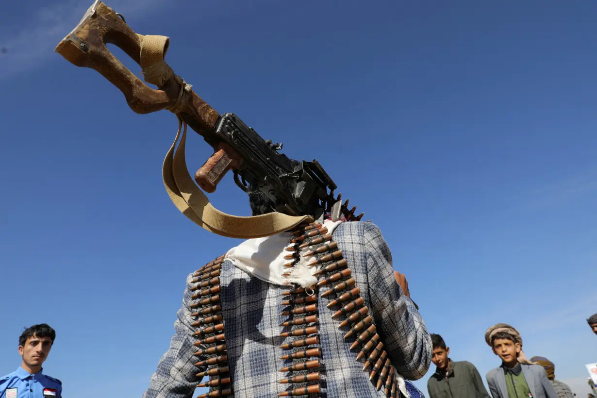 Houthis graduate new tribal recruits amid tensions in Red Sea