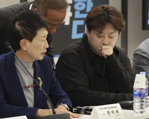 South Korea's president meets leader of striking doctors as he seeks to end their walkouts