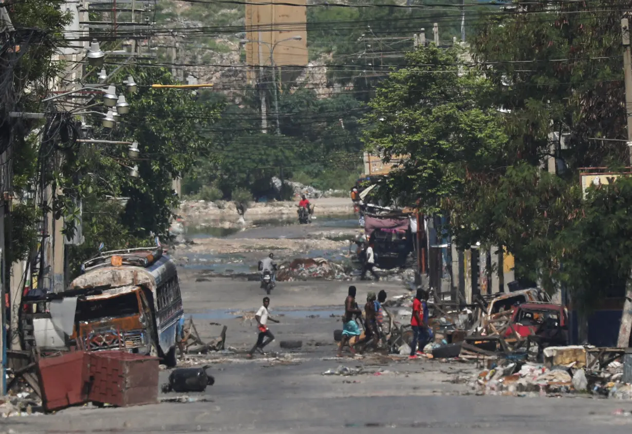 LA Post: Haiti police bolster security around palace ahead of transition