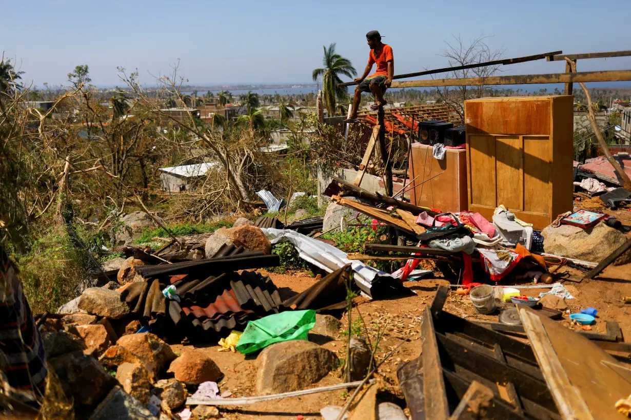 FILE PHOTO: FILE PHOTO: Aftermath of Hurricane Otis