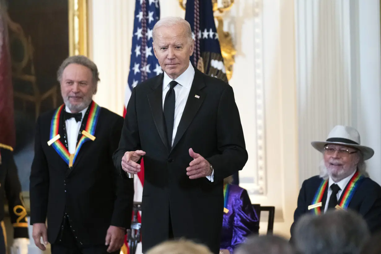 Kennedy Center Honors fetes new inductees, including Queen Latifah, Billy Crystal and Dionne Warwick