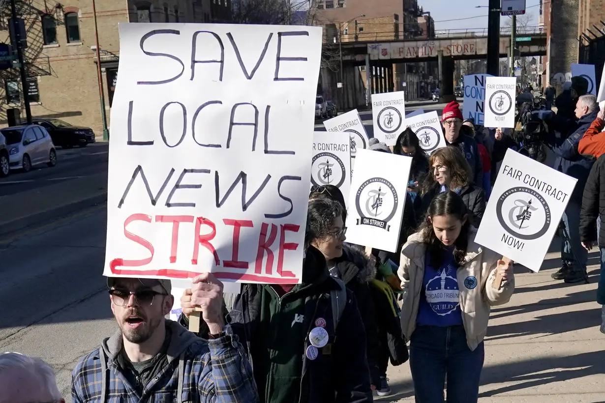 More than 200 staffers with Chicago Tribune and 6 other newsrooms begin 24-hour strike