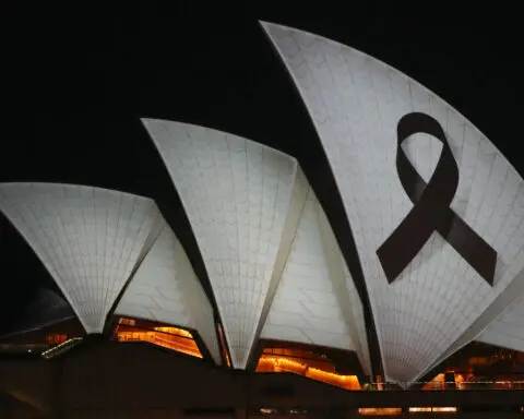 Sydney attack victims include a mother who saved her baby, a Chinese grad student and an architect