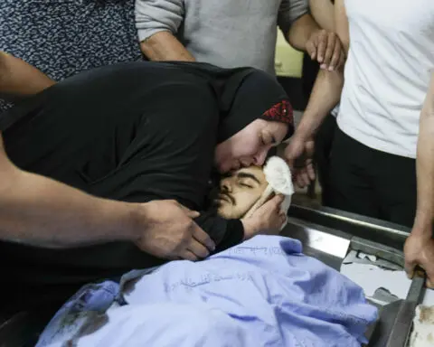 Israeli military renews warnings to Palestinians not to return to war-torn northern Gaza