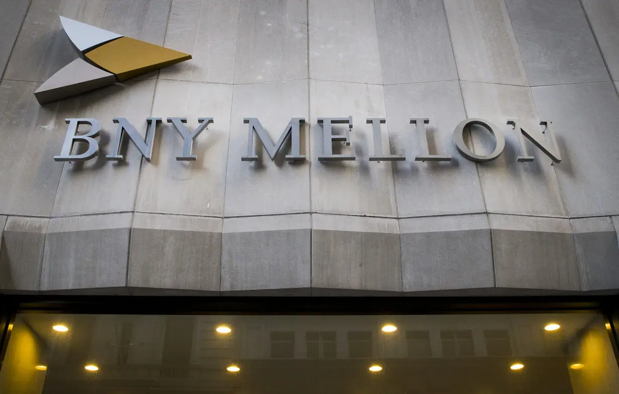 FILE PHOTO: The Bank of New York Mellon Corp. building at 1 Wall St. is seen in New York's financial district